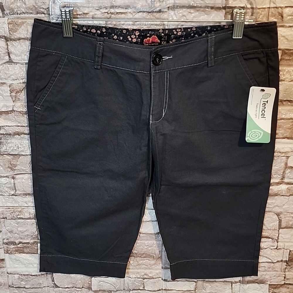 21 XXL Tencel Gray Shorts Brand New
